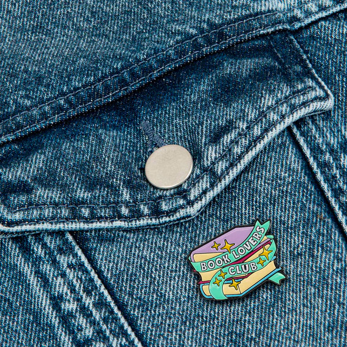 Pin - Book Lovers Club 📚