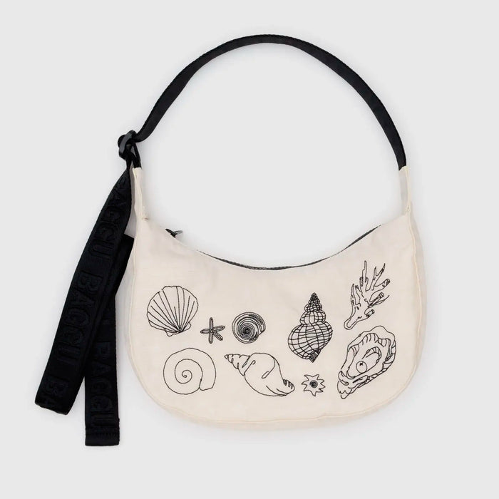 Bolso Mini media luna Baggu - Embroidered Shells 🐚
