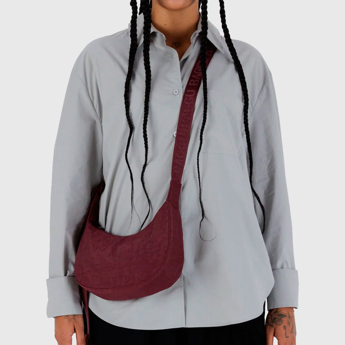 Bolso Mini media luna Baggu - Mahogany