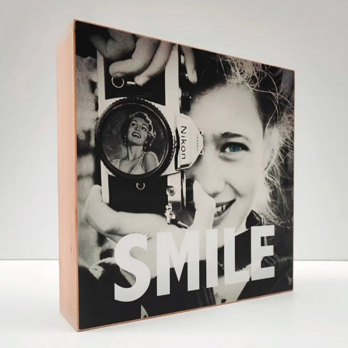 Caja de luz - "Smile III" de El Lucernario