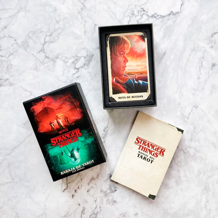 Baraja de Tarot - "Stranger Things" de Casey Gilly y Sándor Szalay