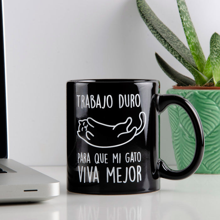 Taza - "Trabajo duro para que mi gato viva mejor"