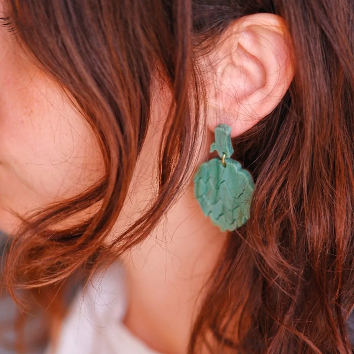 Modelo Pendientes de metacrilato en forma de alcachofa.