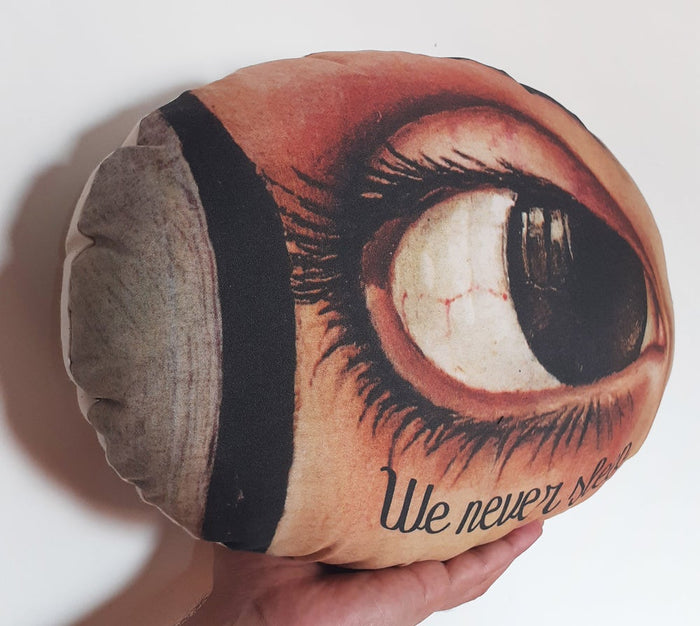 Cojín - "We never sleep"