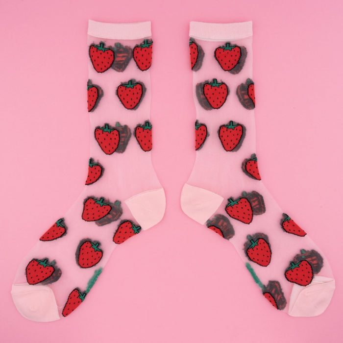 Calcetines de malla transparentes con dibujos de fresas. Originales calcetines de algodón, poliester y spandex.