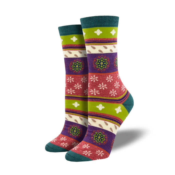 Calcetines estampados con motivos marroquíes en tonos verdes, lilas y marrones.