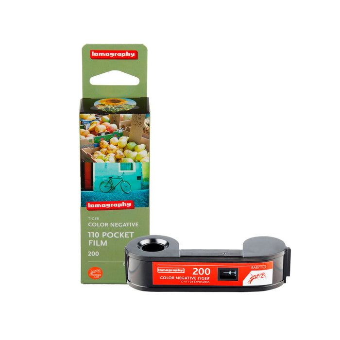 Caja y carrete de película de formato 110 a color Lomography Tiger color negative 200