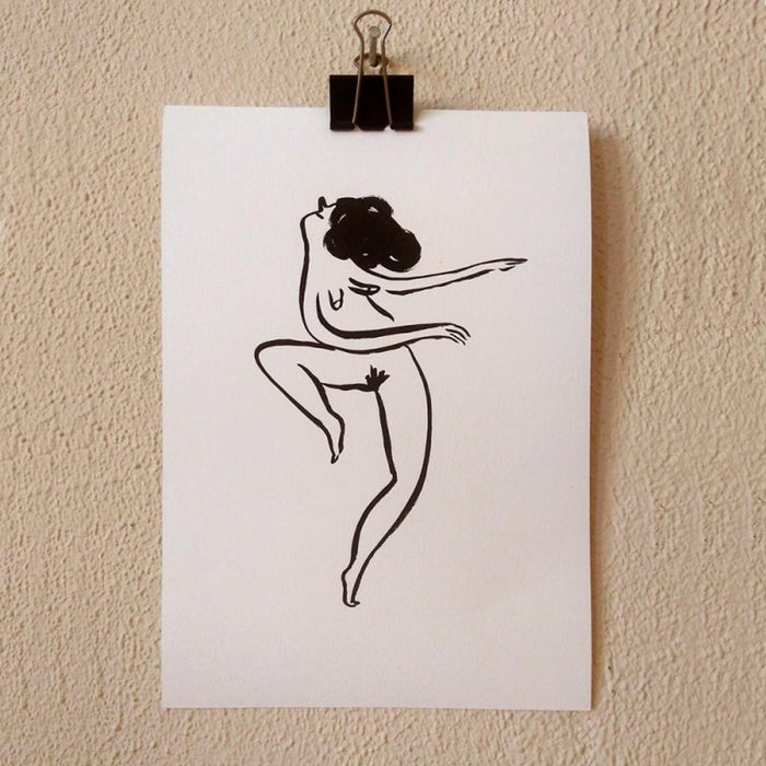 Print de Flavita Banana A4 - "Mujer feliz bailando"