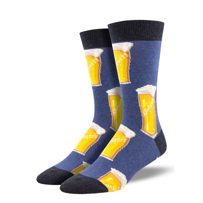 Calcetines azules con puntera, talón y goma en negro con estampado de vasos de cerveza.