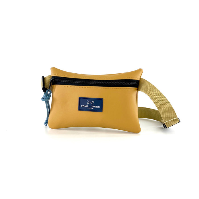 Riñonera impermeable Daniel Chong - Mostaza con correa del mismo color