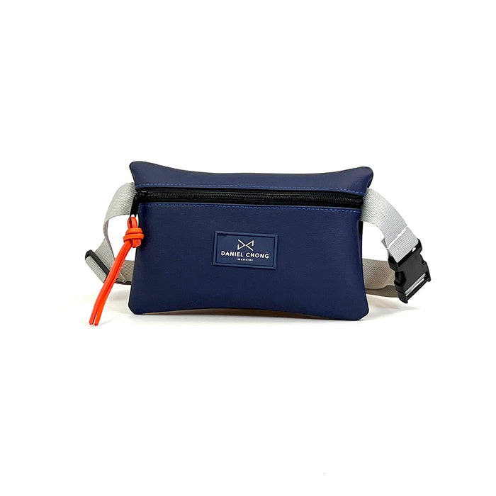 Riñonera impermeable Daniel Chong - Navy con correa gris y detalle naranja