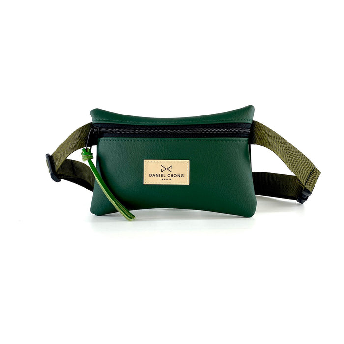 Riñonera impermeable Daniel Chong - Verde con correa del mismo color