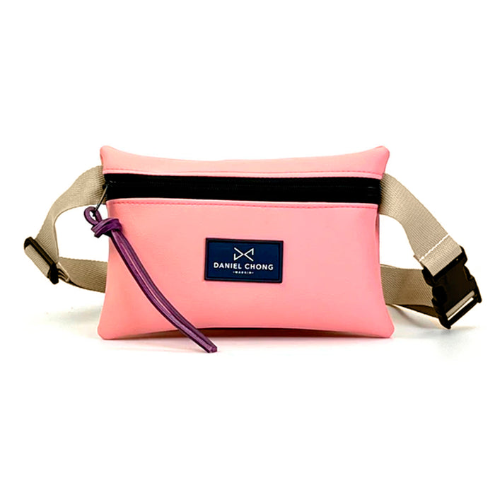 Riñonera impermeable Daniel Chong - Rosa con correa beige y detalle morado