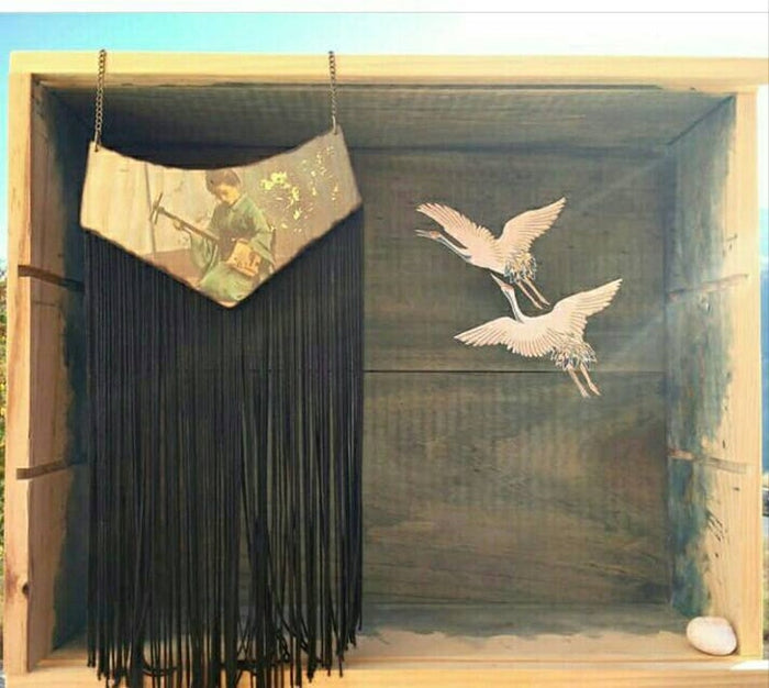 Colgante de madera y flecos Pura Garra - Shamisen