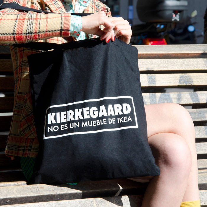 Tote bag - "Kierkegaard no es un mueble de Ikea"