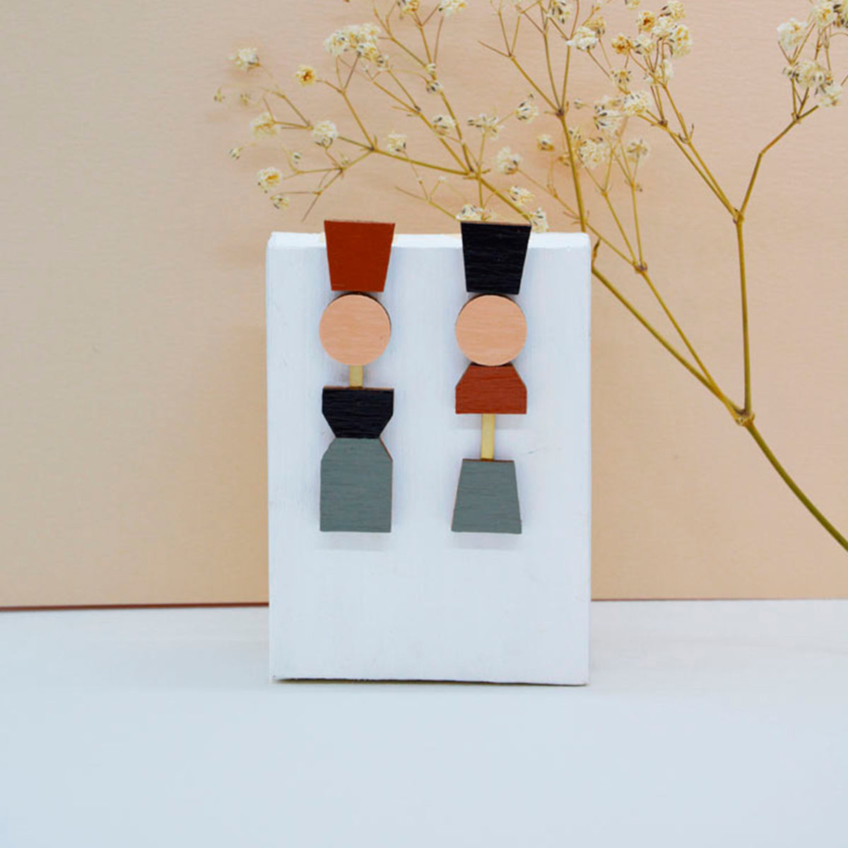Pendientes - Totem Earrings Negro, Terracota, Nude y Verde Oliva