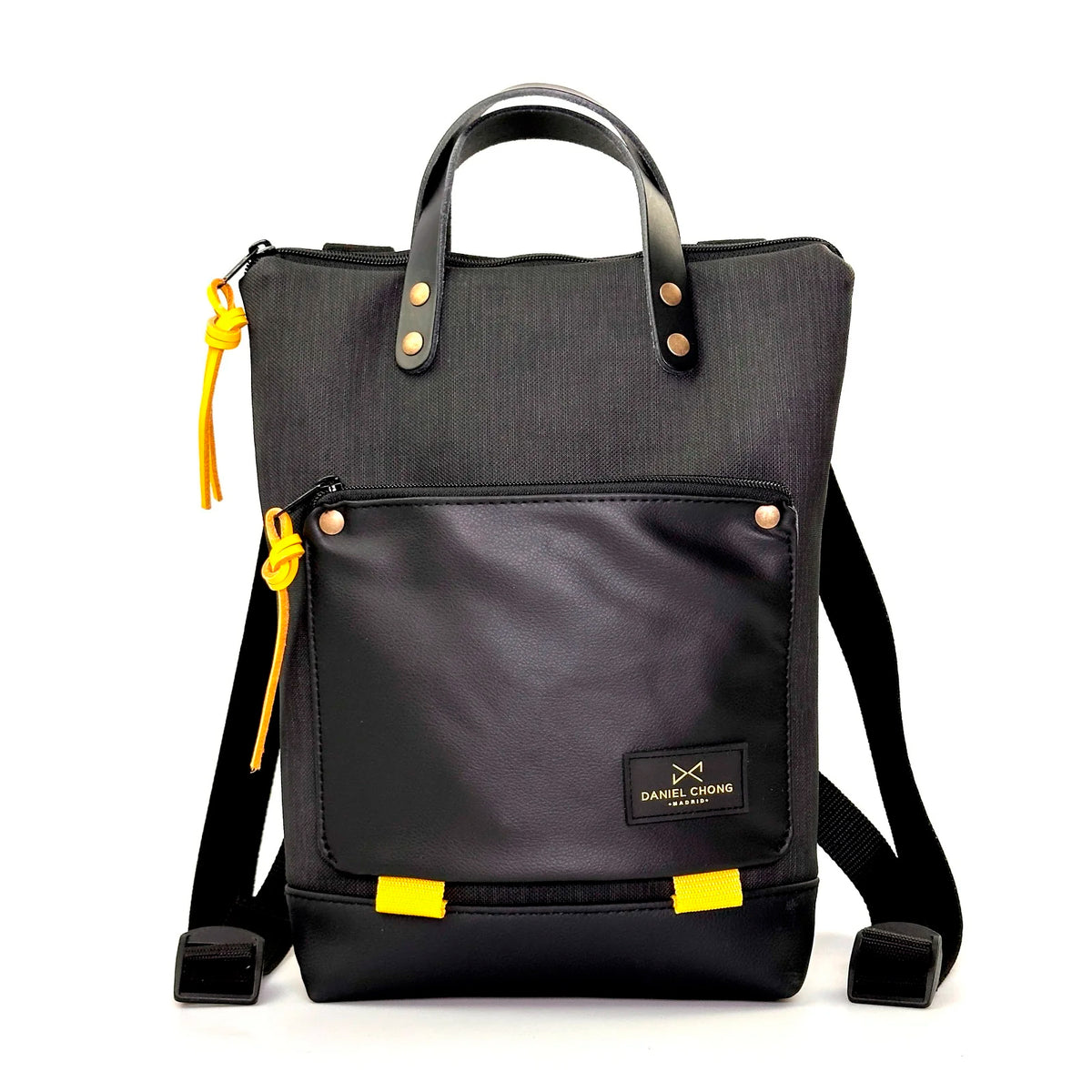 Mochila Mini Book Holder Impermeable con bolsillo extra Daniel Chong - Negro