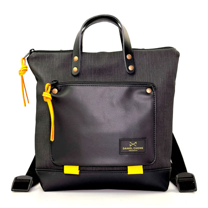 Mochila Mini Book Holder Cuadrada Impermeable con bolsillo extra Daniel Chong - Negro