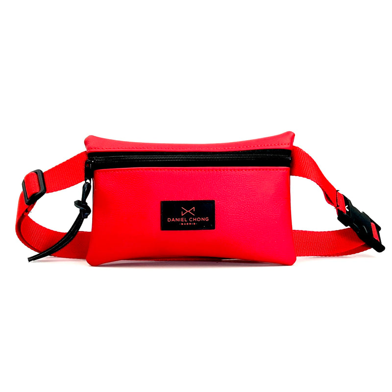 Riñonera Impermeable Daniel Chong - Roja con detalle negro
