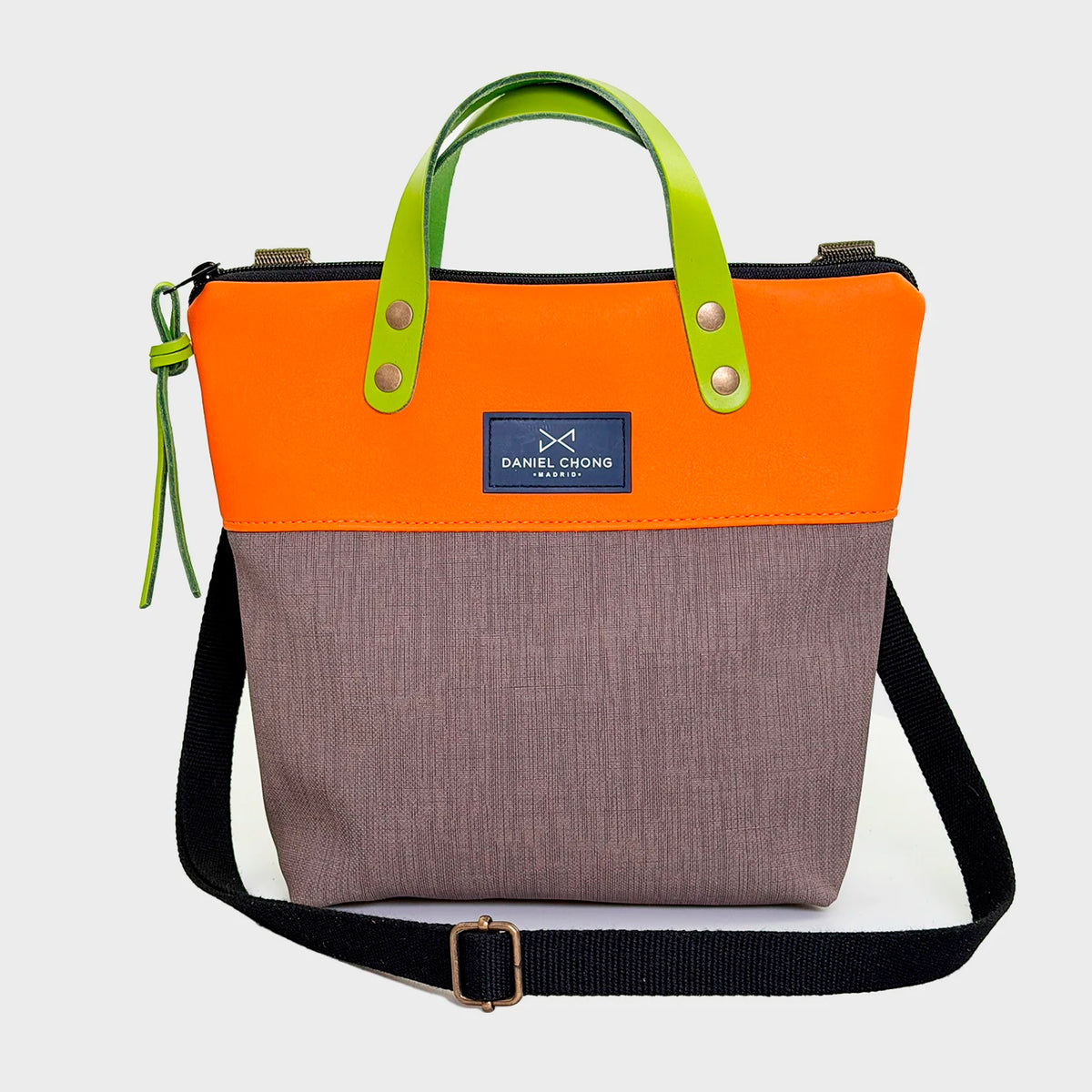 Bandolera mini impermeable con asas Daniel Chong - Asas verde lima cuerpo naranja y gris