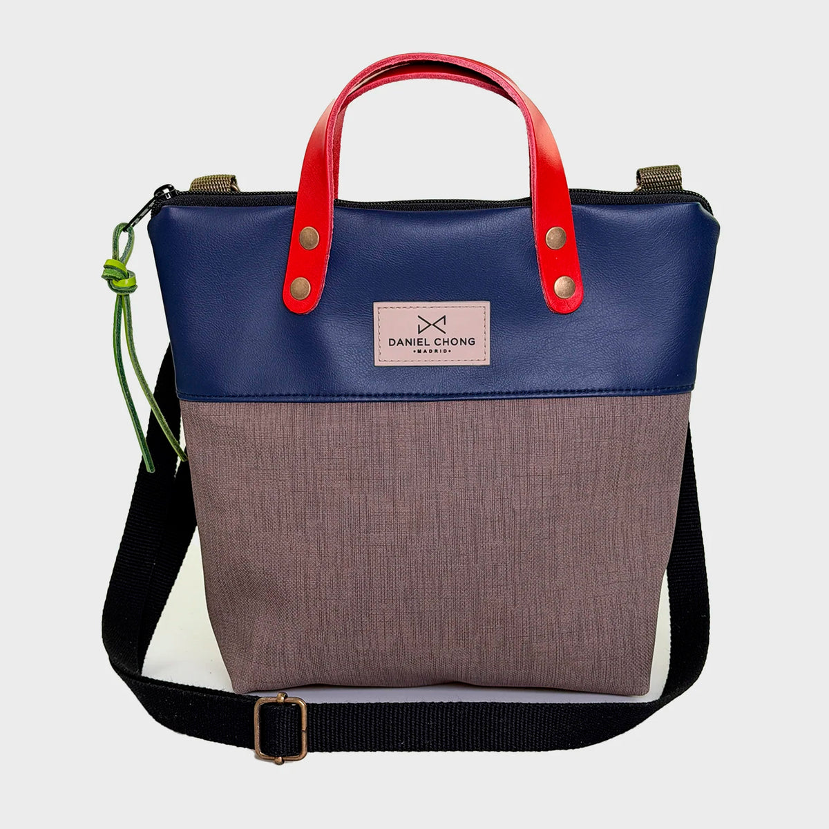 Bandolera mini impermeable con asas Daniel Chong - Asas rojo cuerpo azul y gris