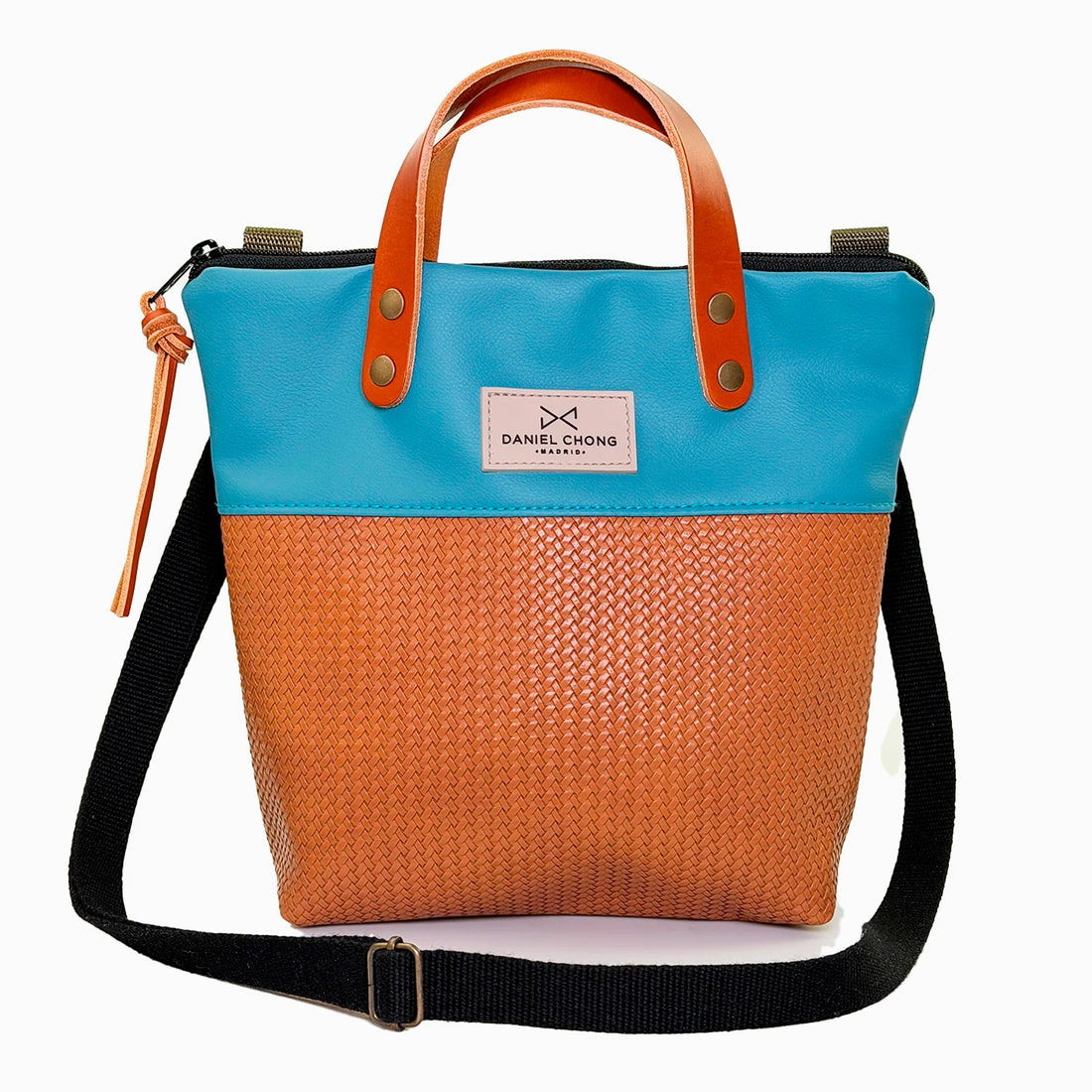 Bandolera mini impermeable con asas Daniel Chong - Asas marrón cuerpo turquesa y marrón