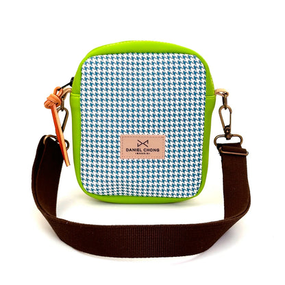 Bandolera Urban Box Mini impermeable Daniel Chong - Pata de gallo y verde