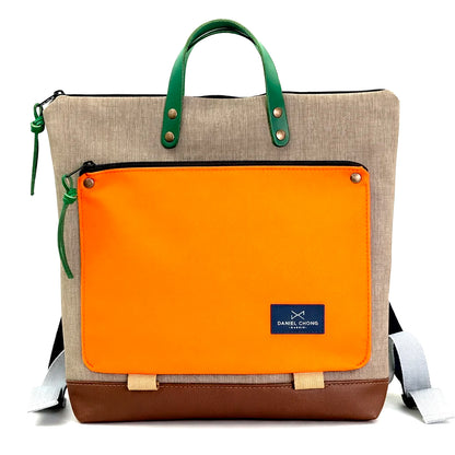 Mochila Book Holder Cuadrada Impermeable con bolsillo extra Daniel Chong - Gris con bolsillo naranja