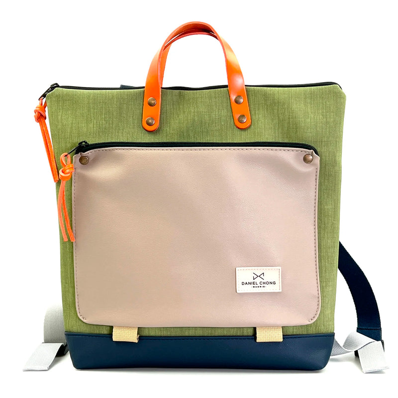 Mochila Book Holder Cuadrada Impermeable con bolsillo extra Daniel Chong - Verde con bolsillo beige