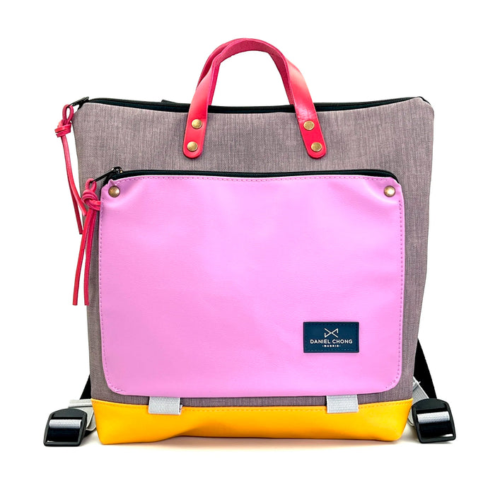 Mochila Book Holder Cuadrada Impermeable con bolsillo extra Daniel Chong - Gris con bolsillo rosa