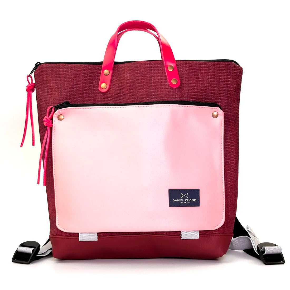 Mochila Book Holder Cuadrada Impermeable con bolsillo extra Daniel Chong - Color Vino con bolsillo rosa