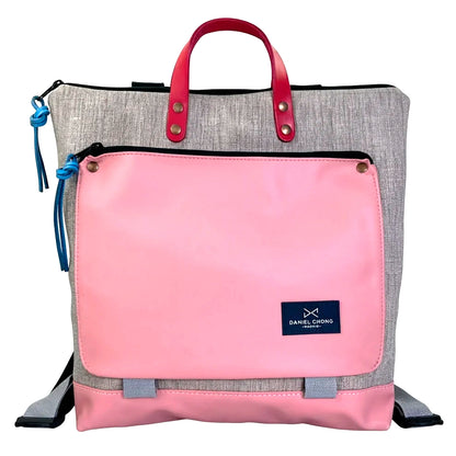 Mochila Book Holder Cuadrada Impermeable con bolsillo extra Daniel Chong - Gris con bolsillo rosa