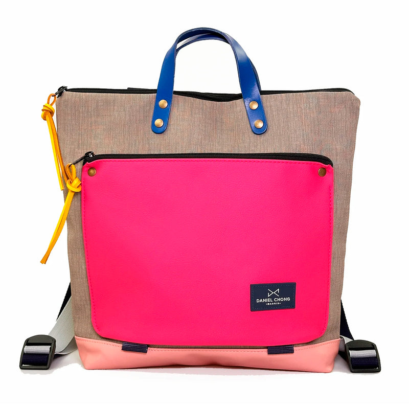 Mochila Book Holder Cuadrada Impermeable con bolsillo extra Daniel Chong - Gris con bolsillo fucsia