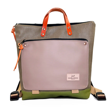 Mochila Book Holder Cuadrada Impermeable con bolsillo extra Daniel Chong - Gris con bolsillo beige