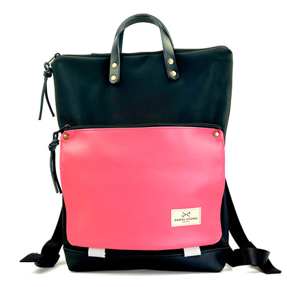 Mochila Book Holder Impermeable con bolsillo extra Daniel Chong - Negro con bolsillo fucsia