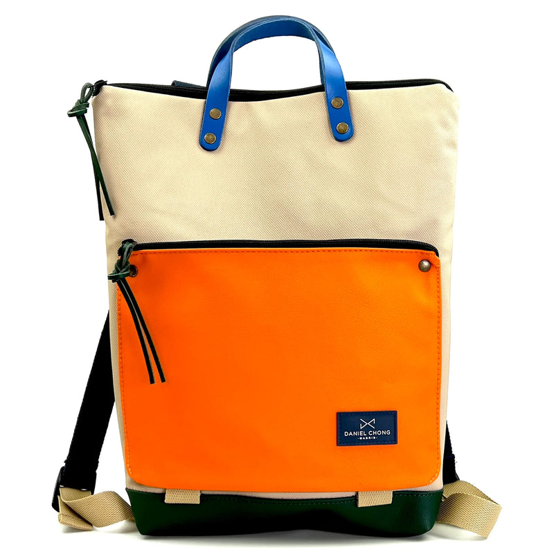 Mochila Book Holder Impermeable con bolsillo extra Daniel Chong - Beige con bolsillo naranja