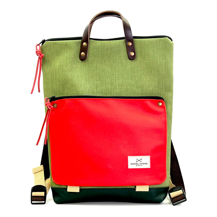 Mochila Book Holder Impermeable con bolsillo extra Daniel Chong - Verde con bolsillo rojo