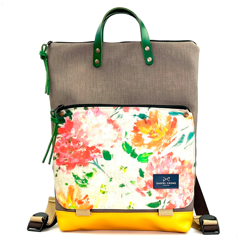 Mochila Book Holder Impermeable con bolsillo extra Daniel Chong - Gris con bolsillo ilustrado flores