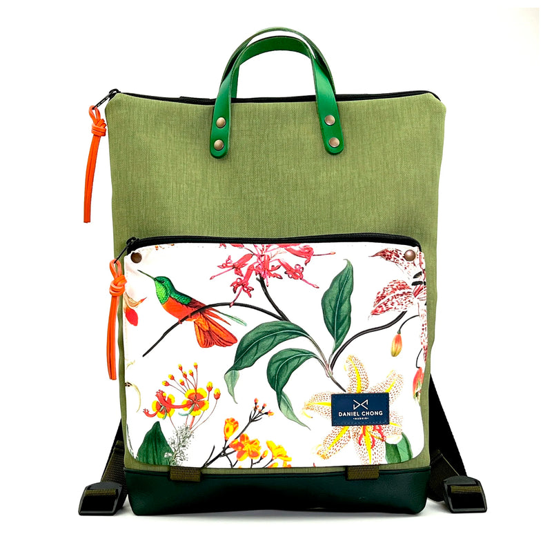 Mochila Book Holder Impermeable con bolsillo extra Daniel Chong - Verde con bolsillo ilustrado colibrí
