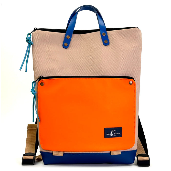 Mochila Book Holder Impermeable con bolsillo extra Daniel Chong - Beige con bolsillo naranja