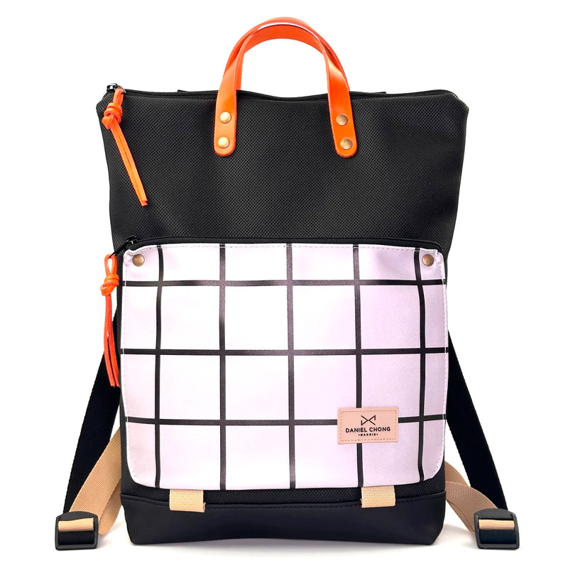 Mochila Book Holder Impermeable con bolsillo extra Daniel Chong - Negro con bolsillo cuadriculado