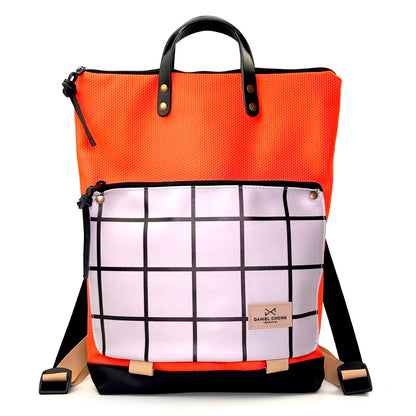 Mochila Book Holder Impermeable con bolsillo extra Daniel Chong - Naranja con bolsillo cuadriculado
