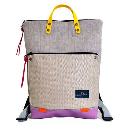 Mochila Book Holder Impermeable con bolsillo extra Daniel Chong - Gris con bolsillo beige