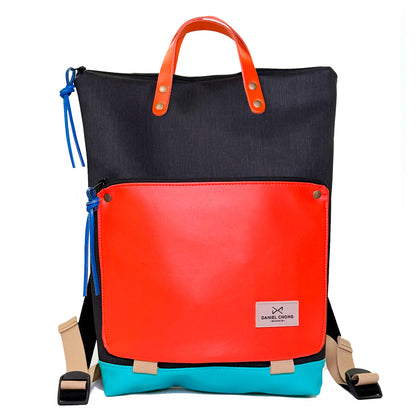 Mochila Book Holder Impermeable con bolsillo extra Daniel Chong - Negro con bolsillo rojo