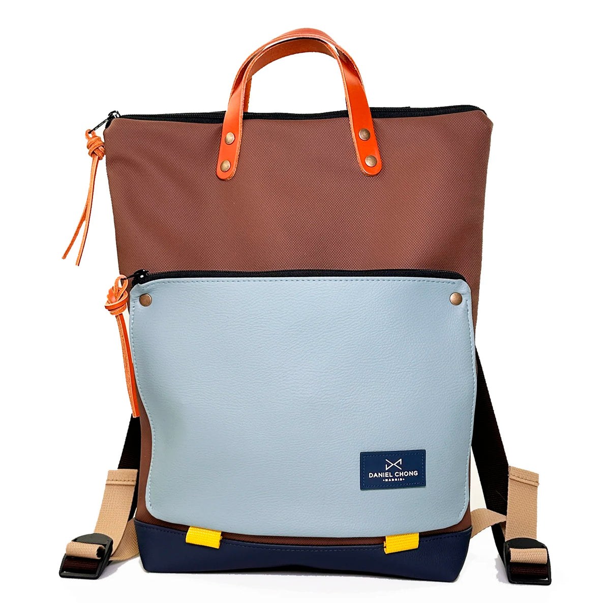 Mochila Book Holder Impermeable con bolsillo extra Daniel Chong - Marrón con bolsillo gris