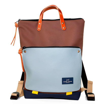 Mochila Book Holder Impermeable con bolsillo extra Daniel Chong - Marrón con bolsillo gris