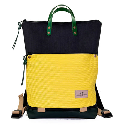 Mochila Book Holder Impermeable con bolsillo extra Daniel Chong - Negro con bolsillo amarillo