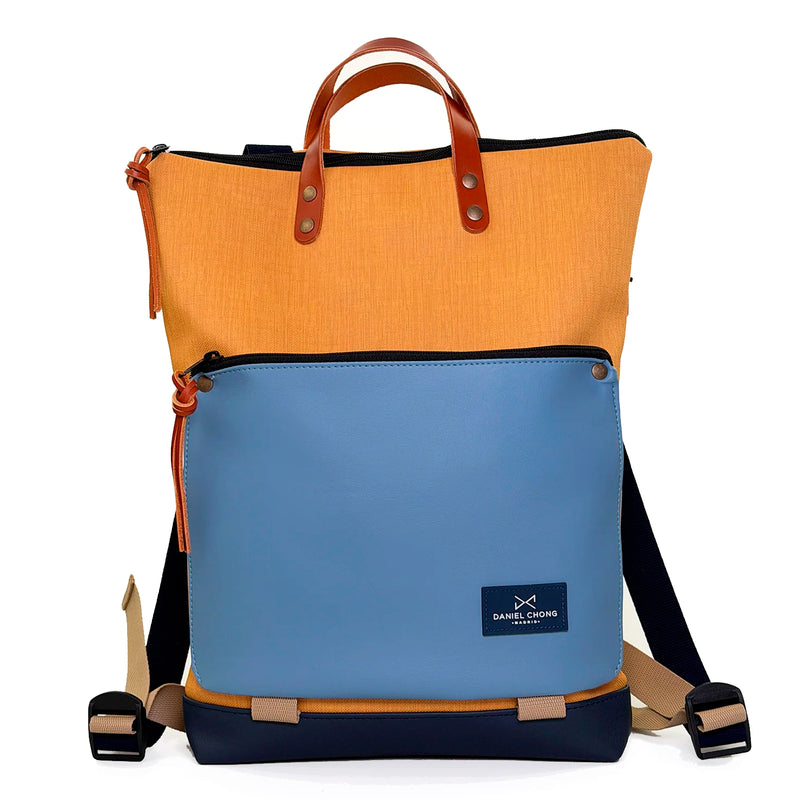 Mochila Book Holder Impermeable con bolsillo extra Daniel Chong - Mostaza con bolsillo azul