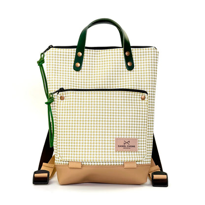 Mochila Mini Book Holder Impermeable con bolsillo extra Daniel Chong - Pata de gallo pistacho