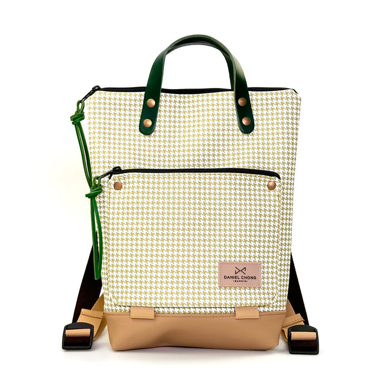 Mochila Mini Book Holder Impermeable con bolsillo extra Daniel Chong - Pata de gallo pistacho